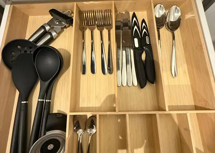 Boardinghaus Gruenefeld W4 I By Wooon I Kueche I Smart Tv I P I Rainshower